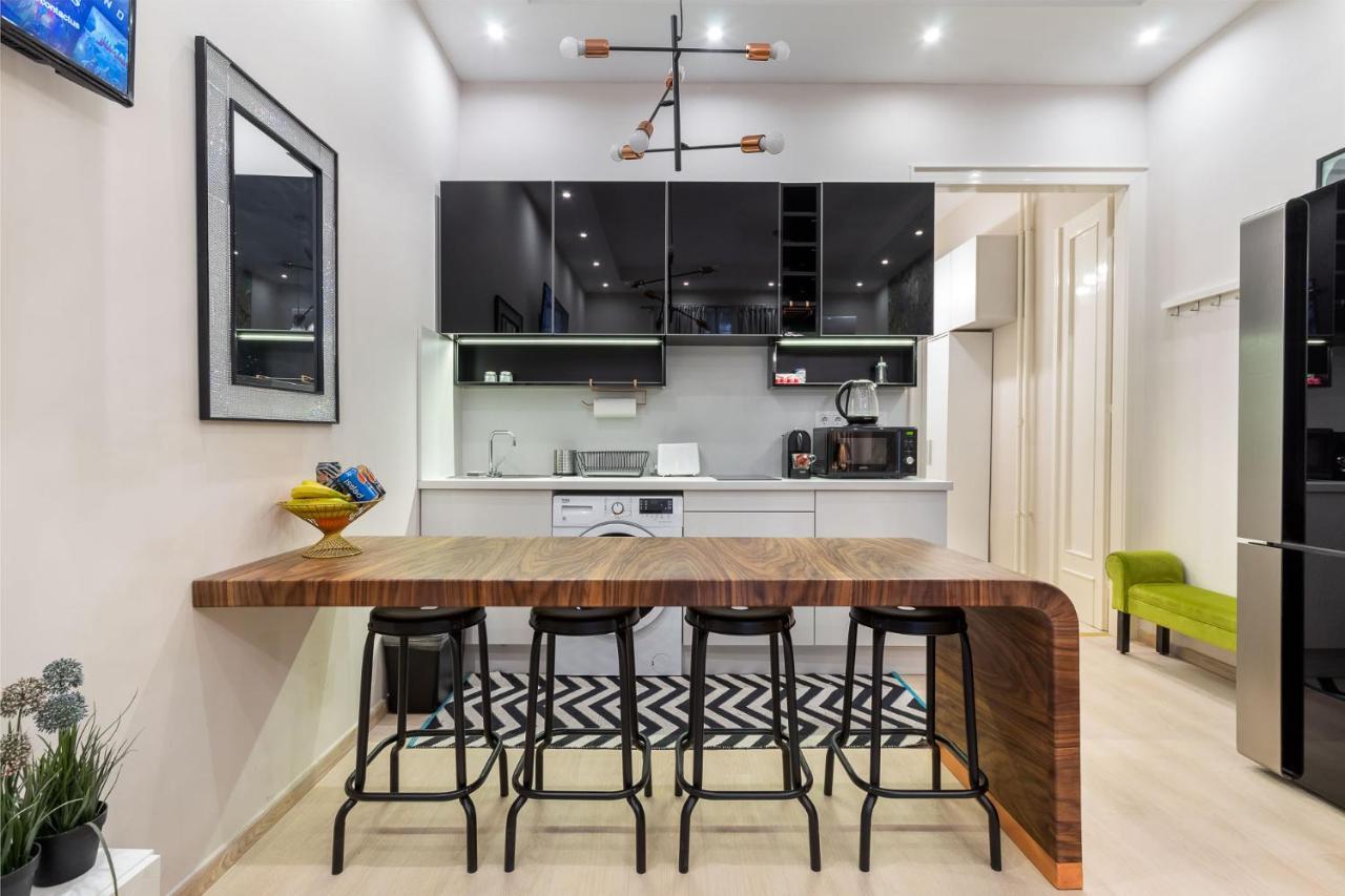 Economy Downtown Design - Free Parking - Balcony - Super Puplic Transport - Ac Apartment *