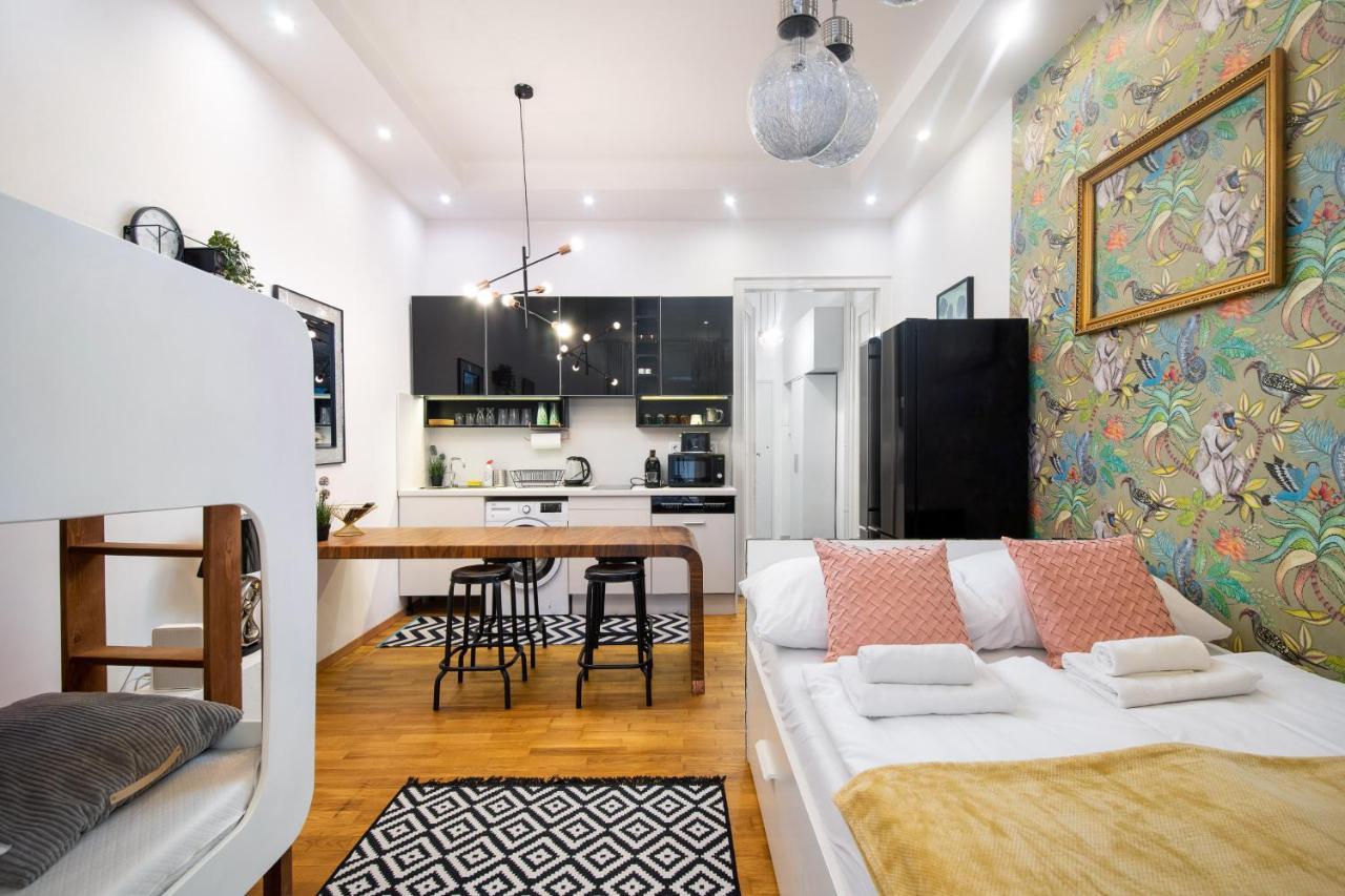 Apartmán Economy Downtown Design - Free Parking - Balcony - Super Puplic Transport - Ac *