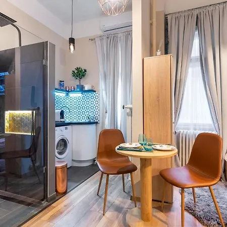 Economy Downtown Design Apartments - Free Parking - Balcony - Super Puplic Transport - Ac Budapest Exterior photo