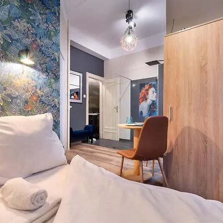 Economy Downtown Design Apartments - Free Parking - Balcony - Super Puplic Transport - Ac Budapest Exterior photo
