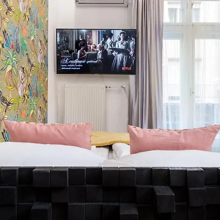 Economy Downtown Design Apartments - Free Parking - Balcony - Super Puplic Transport - Ac Budapest Exterior photo
